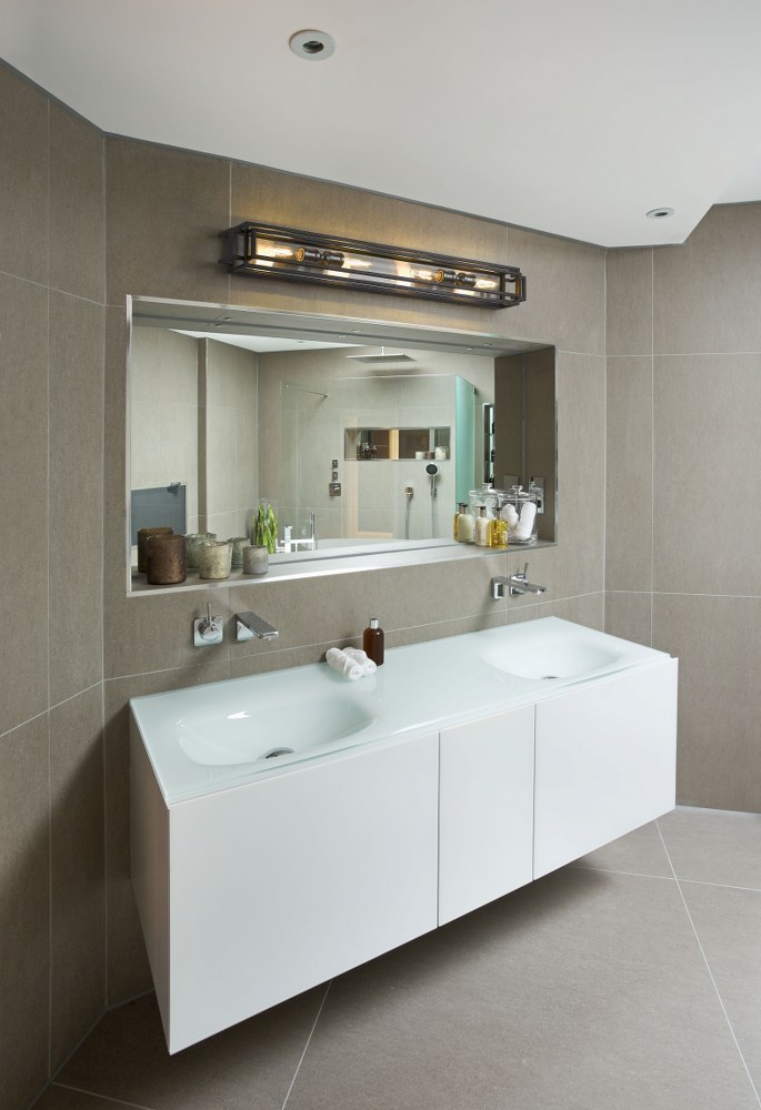 全国送料無料ギフト Z-Lite in Vanity Bath Light 4 - Titania 454-4V-BK-CH トリートメント