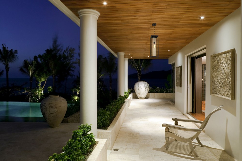 Used Z-Lite 584CHB-DBZ-OBS Dunbroch - 1 Light Outdoor Chain Mount Lantern in - Picture 2 of 5